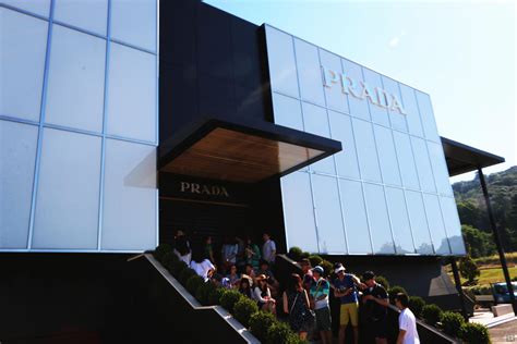 prada outlet italy the mall|【佛羅倫斯】The Mall Outlet 交通/營業時間/戰利品分 .